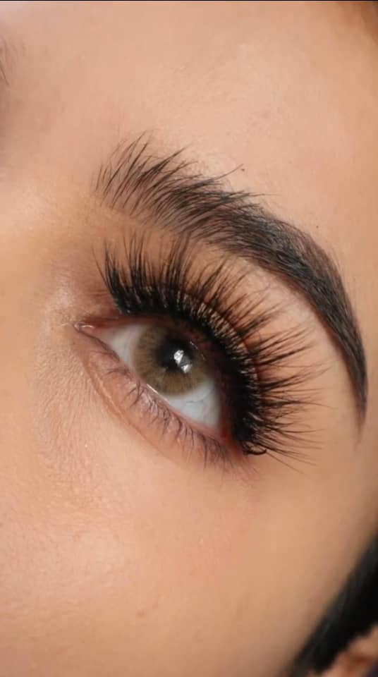 💋 عدسات للعيون الفاتنة – خليه مايقاومك 👁️💋