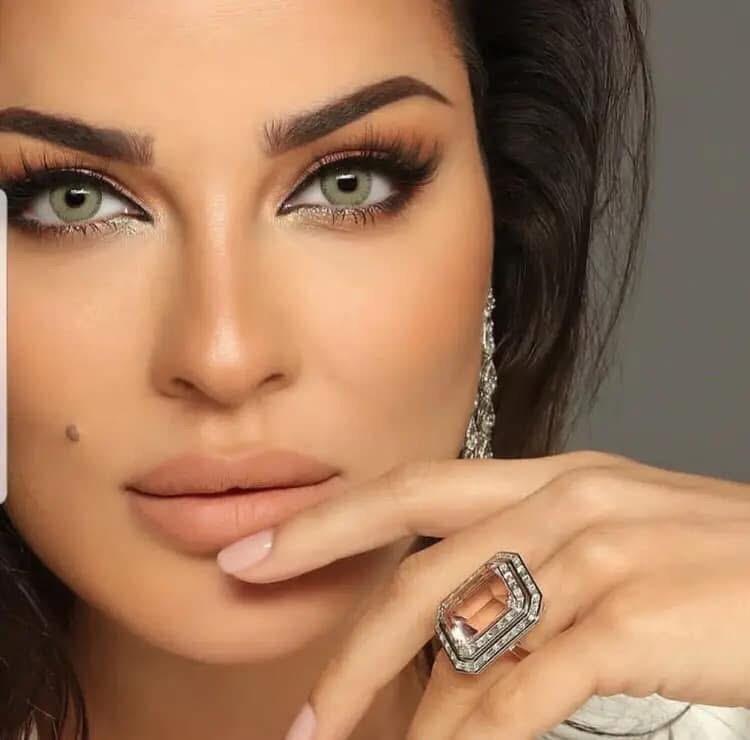 💋 عدسات للعيون الفاتنة – خليه مايقاومك 👁️💋
